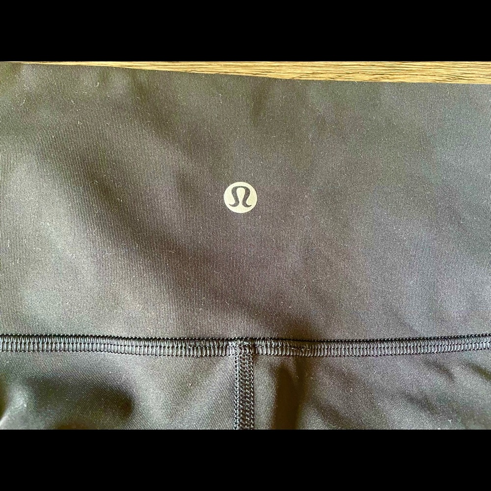 Lululemon Align  capris size 6 black